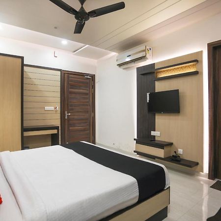 Capital O 69415 Green View Resort Alīgarh Exteriör bild